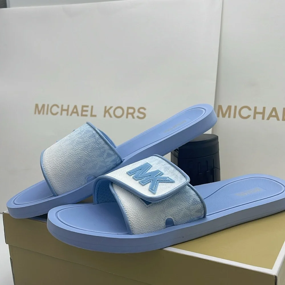 Michael Kors Slide Logo Sandals Palmer Ombré Signature
Light Sky
NWT - Picture 7 of 16